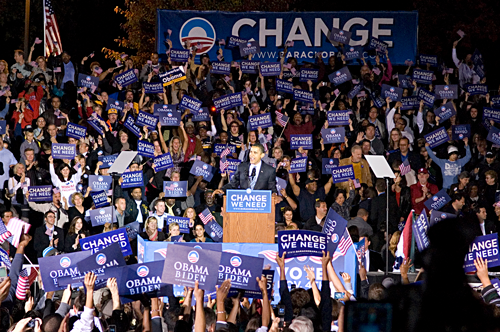 Presidential Candidate Barack Obama welcomes thousands to  Wicker Memorial Park in  2008